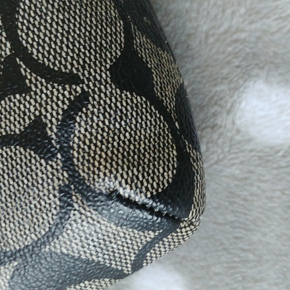 Coach  Wristlet - Picture 5 of 8